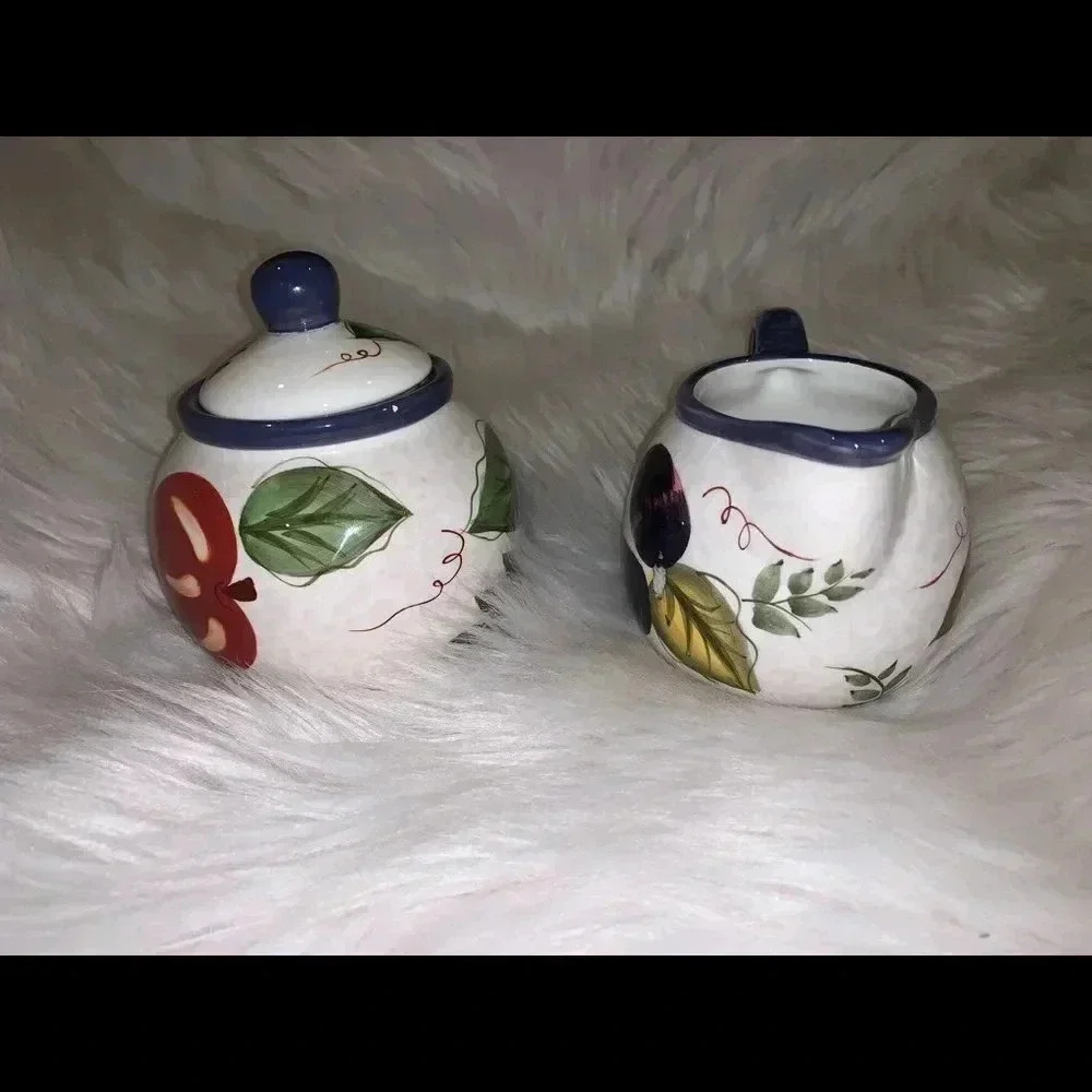 Oneida vintage cream & sugar fruit set